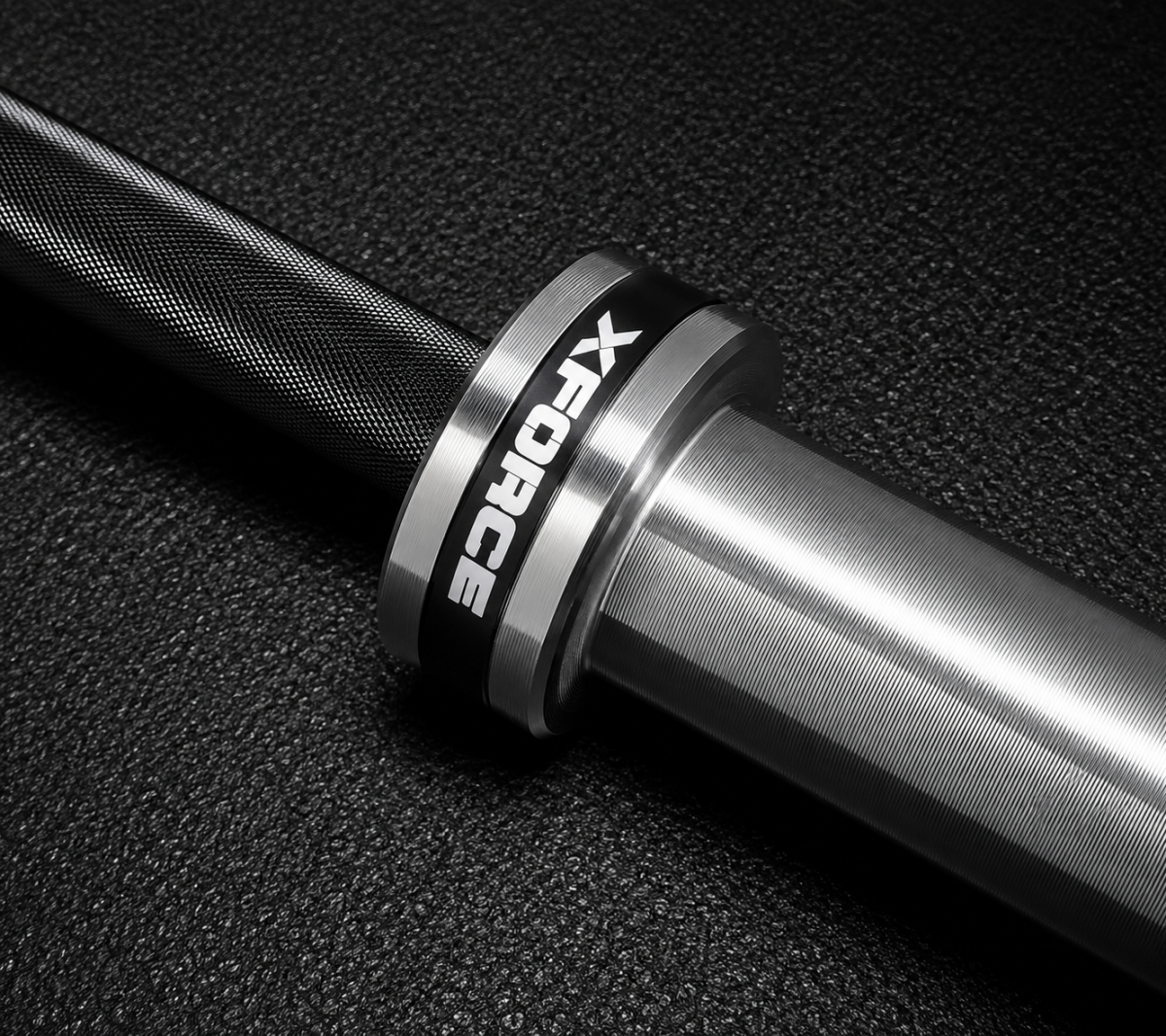 بار أولمبي لرفع الأثقال 20 كجم 220 سم 28 مم أسود XFORCE XF5000-1
