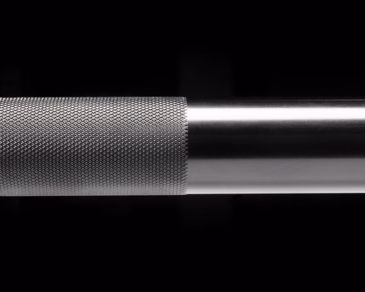 بار أولمبي لرفع الأثقال 20 كجم 220 سم 28 مم أسود XFORCE XF5000-1