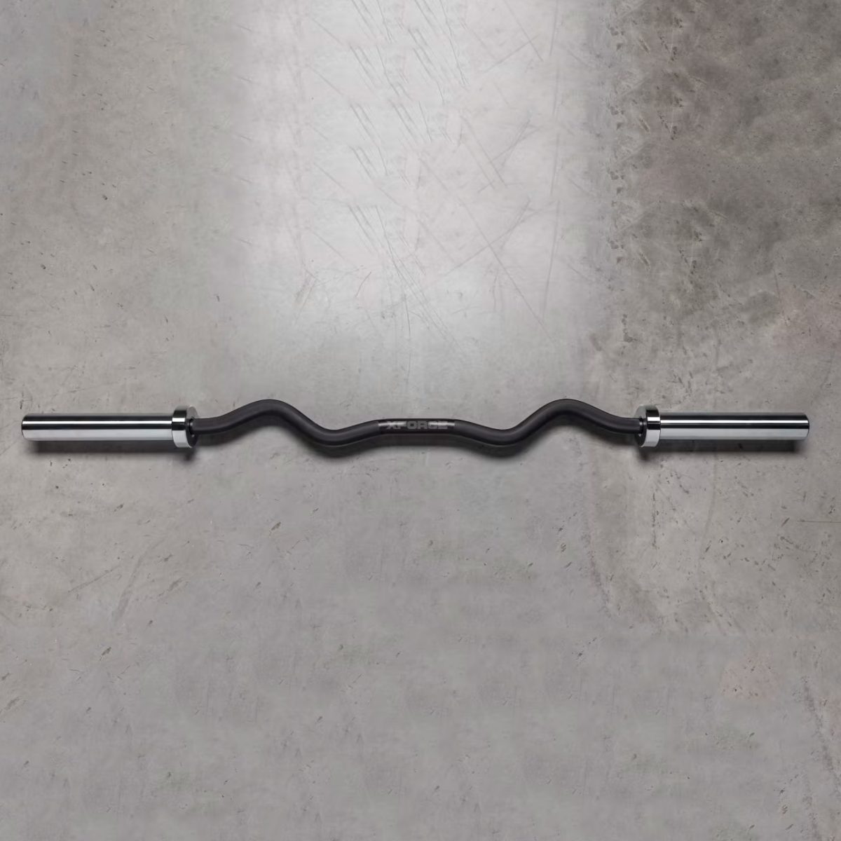 بار متعرج زجزاج أولمبي EZ Curl وزن 11.5 كجم طول 142 سم XFORCE OK5004-3