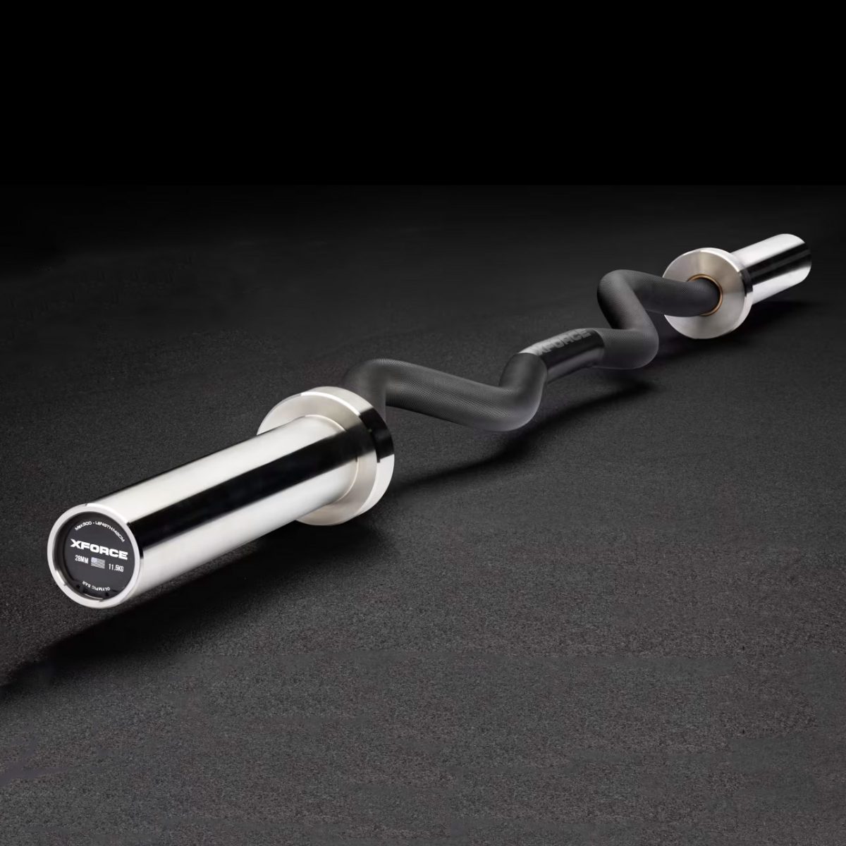 بار متعرج زجزاج أولمبي EZ Curl وزن 11.5 كجم طول 142 سم XFORCE OK5004-3